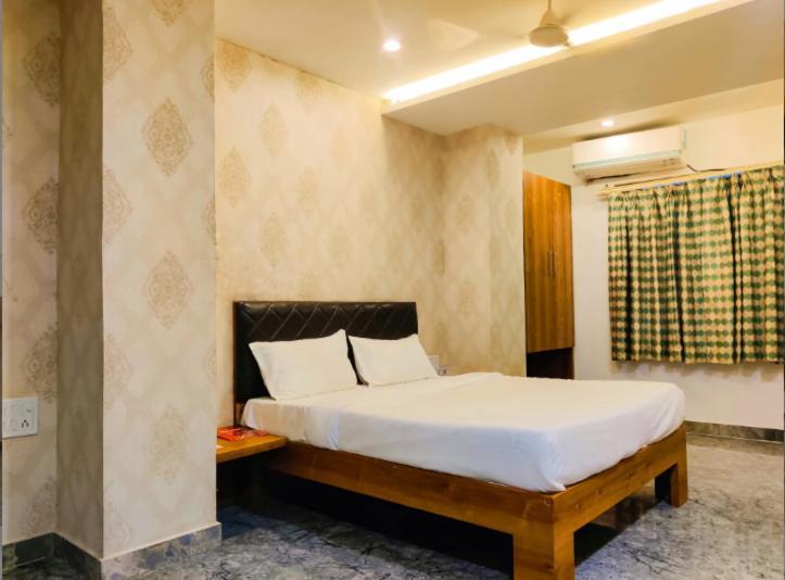 The Shah Imperial Hotel Gwalior Exterior photo